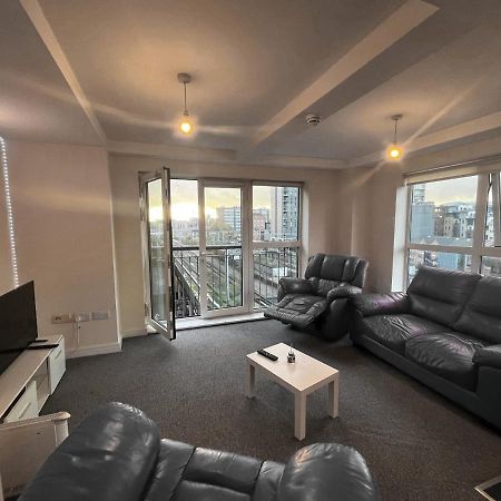 City View Spacious 2 Bed Apartment 2 Bathrooms マンチェスター エクステリア 写真