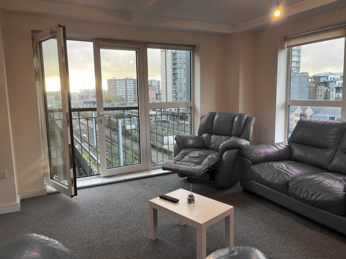 City View Spacious 2 Bed Apartment 2 Bathrooms マンチェスター エクステリア 写真